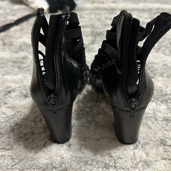 NWOT MIA OPEN TOE BOOTIES - Picture 2 of 4
